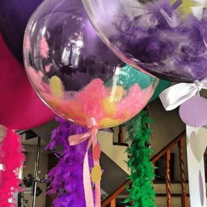 Прозрачные сферы Bubble с разноцветными перьями 1 шт.*