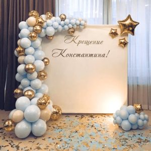 Фотозона из воздушных шаров «Крещение»